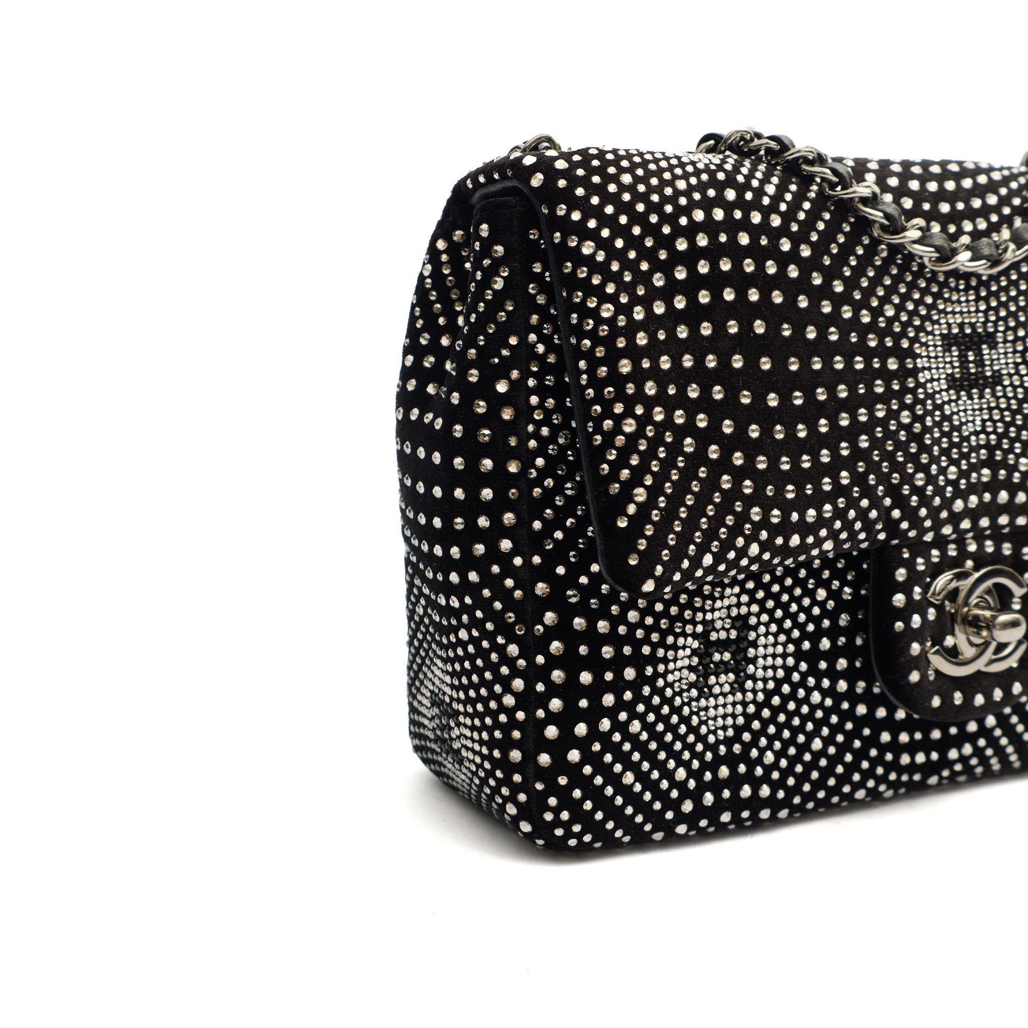 Chanel Shoulder Bag Flap Bag in Black, Velvet