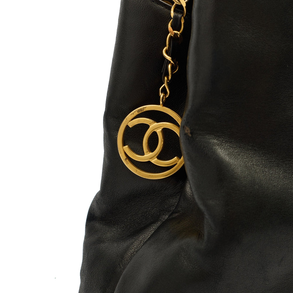 Chanel Tote Vintage Tote in Black, Lambskin Leather